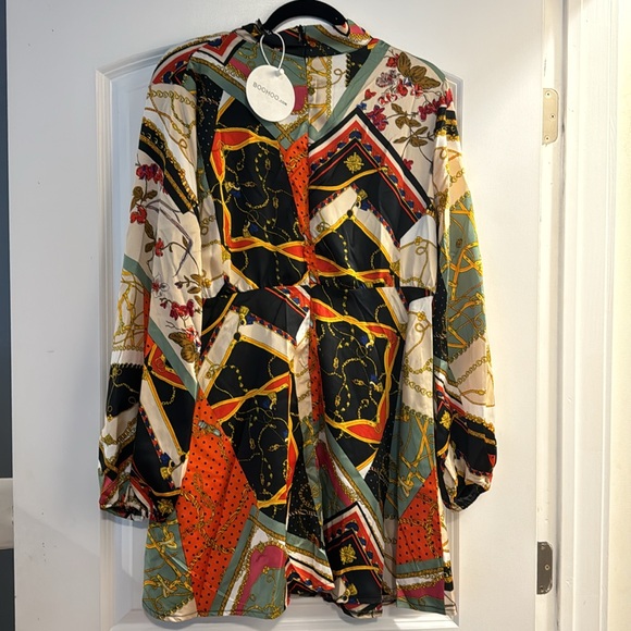 Boohoo nwt size 16 for tie neck chain print skater dress long sleeve - Picture 5 of 5